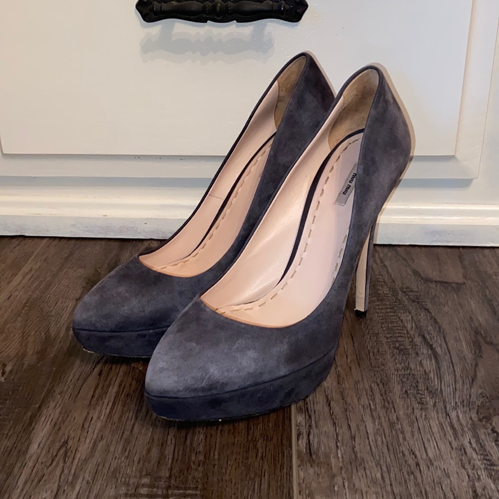 MIU MIU Gray Suede Pumps Sz 38